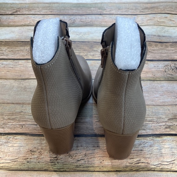 Sun Stone Graceyy Booties NWT - Picture 4 of 7